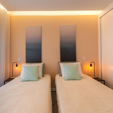 Ocean Lookout Apartment Nazare Bagian luar foto